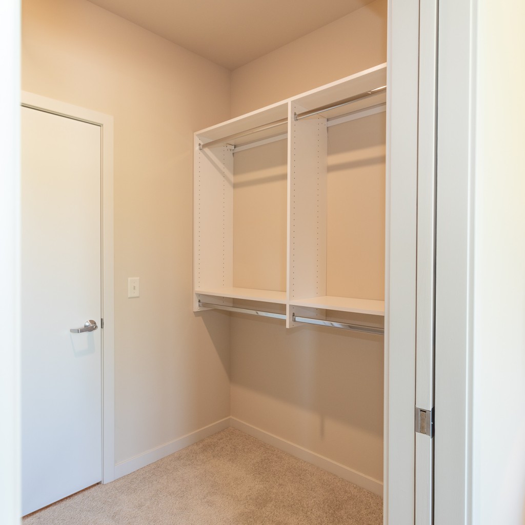 9 Closet 1024x1024